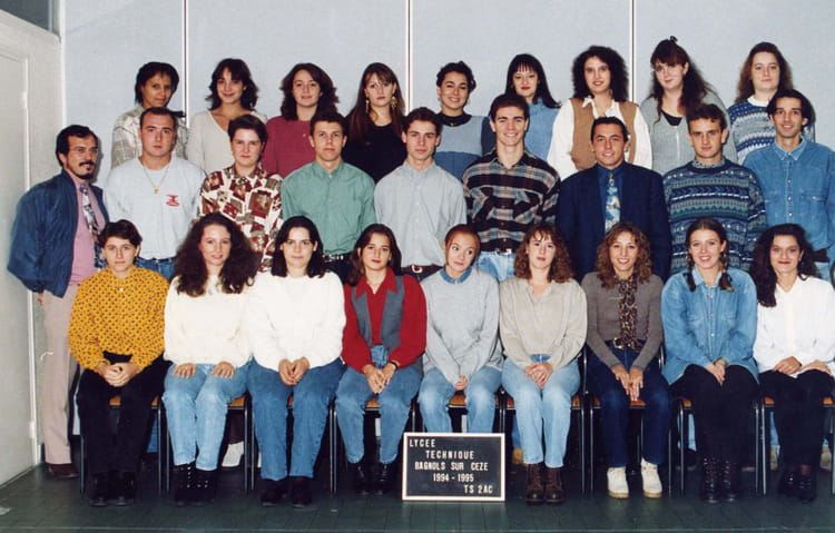 Photo de classe BTS Action Co 2ème Année de 1994, LYCEE TECHNIQUE LES ...