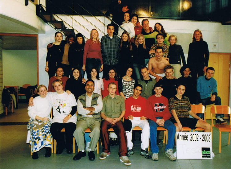 Photo de classe Terminale ES 2 de 2003, Lycée Polyvalent Jean Mermoz ...