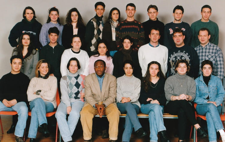 Photo de classe Bts force de vente 2 de 1996, Saint-exupéry - Copains d ...