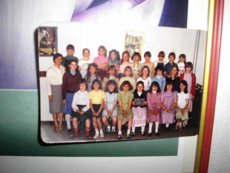 Photo de classe Classe cm1 et cm2 de 1980, ECOLE MARIE CURIE - Copains ...