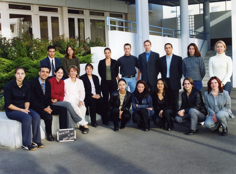 Photo de classe BTS ACTION CO de 2002, Lycée Du Sacré-coeur - Copains d ...
