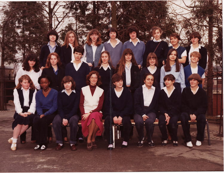 Photo de classe 2nde C de 1979, ECOLE SUGER Copains d'avant