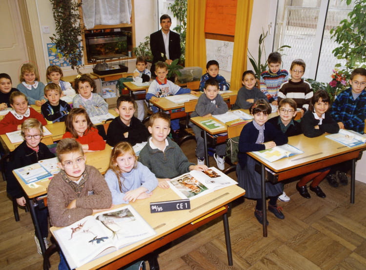 Photo de classe CE1 de 1994, Ecole La Sainte Famille (Toul) Copains d