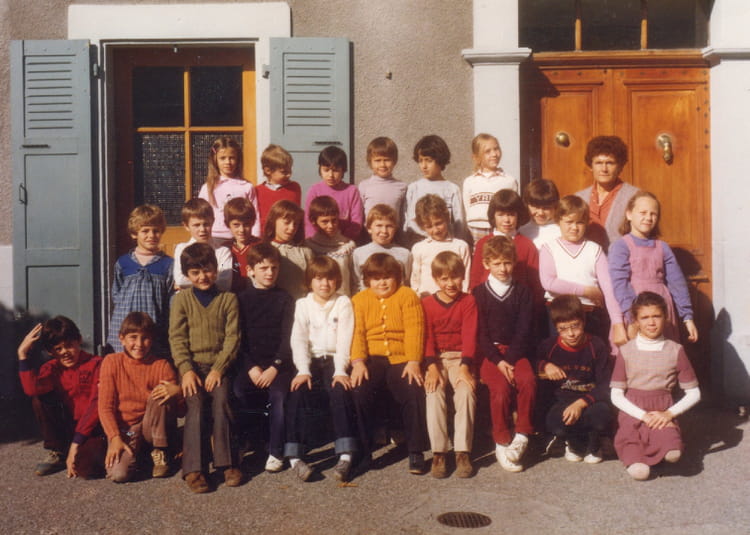 Photo de classe CE2 de 1981, Ecole Sainte Jeanne D'arc (Gap) Copains