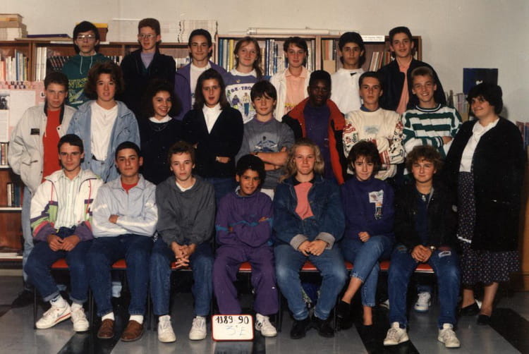 Photo De Classe 3EME De 1990 Coll ge Mathurin R gnier Copains D avant Photo de classe 3eme de 1990 coll ge mathurin r gnier copains d avant