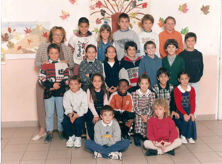 Photo de classe CM1 de 1997, Ecole Primaire Privée Jeanne D'arc St