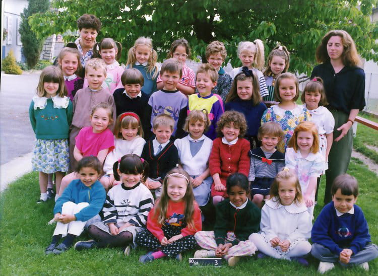 Photo de classe GRAND de 1992, Ecole Maternelle (Bourgogne) Copains d'avant Photo de classe GRAND de 1992, Ecole Maternelle (Bourgogne) Copains d'avant