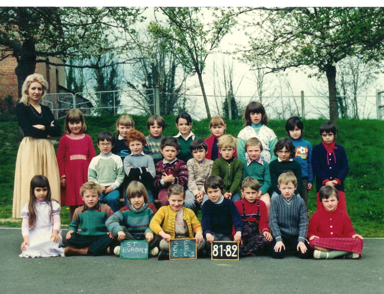 Photo de classe CPCE1 de 1981, Ecole Primaire (Saint Evroult De