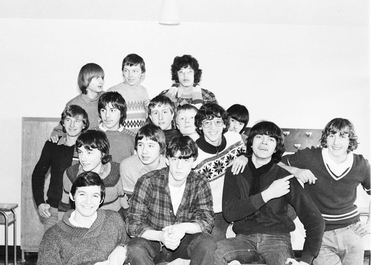 Photo de classe 1°F1 en 1982 de 1982, Lycée Blaise Pascal - Copains d'avant