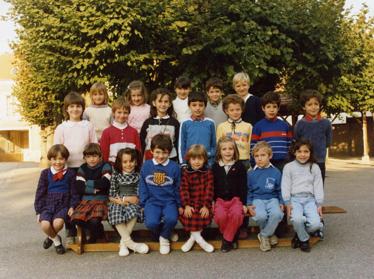 Photo de classe CE2 de 1987, ECOLE PAUL JOZON Copains d'avant