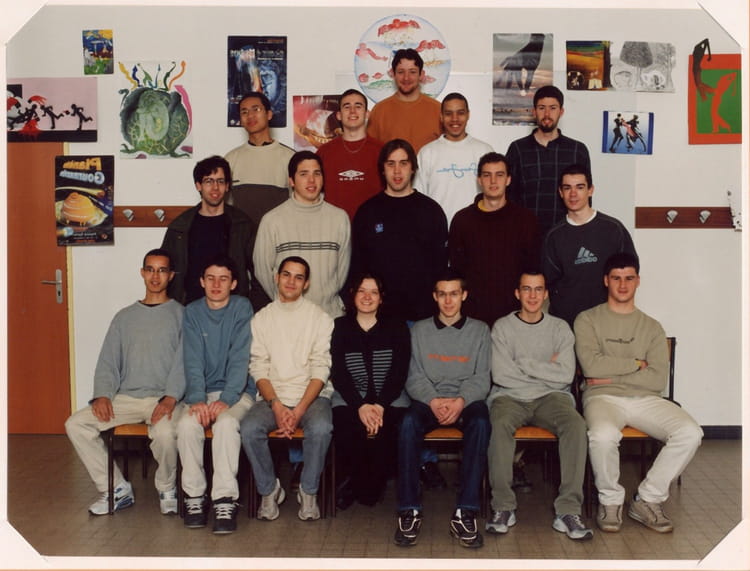 Photo de classe BTS IG - 1ère Année de 2000, Lycée Ile De France ...