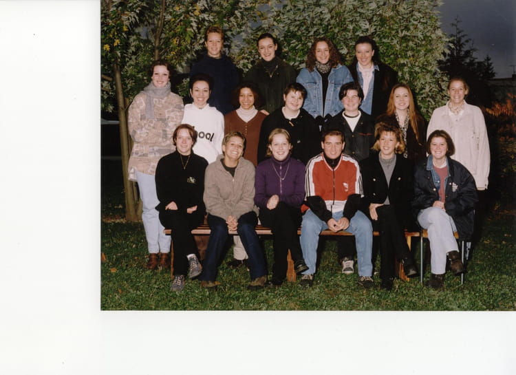Photo de classe Terminale STT de 1997, Lycée Saint-exupéry - Copains d ...