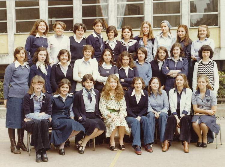 Photo de classe 1ère de 1976, Lycée Privé Sainteursule Louise De
