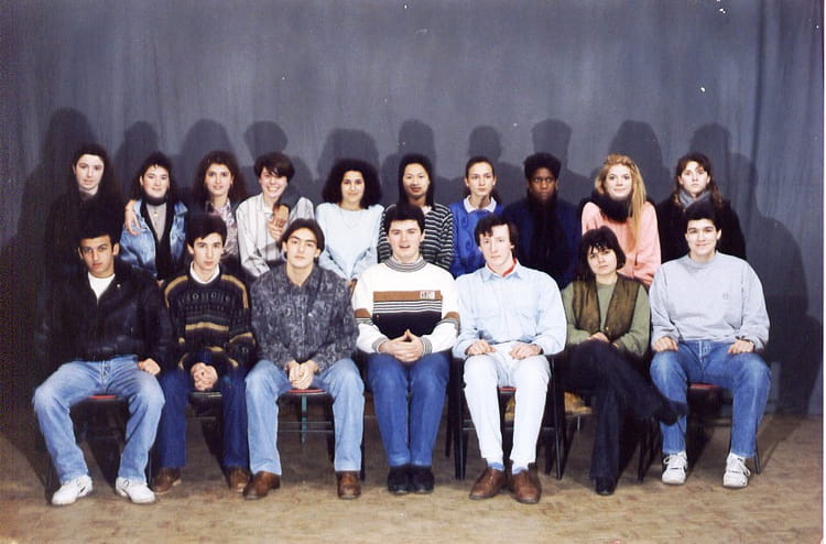 Photo de classe 1er G de 1991, Lycée Gaston Bachelard - Copains d'avant