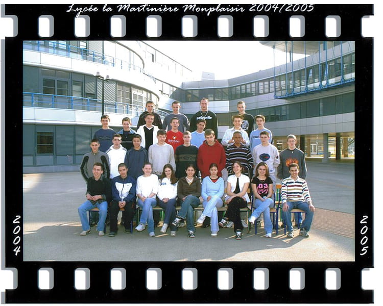 Photo de classe 2nde4 de 2004, Lycée La Martinière Monplaisir Copains d'avant