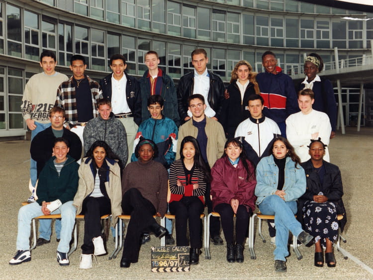 Photo de classe 2ACC de 1996, Lycée Evariste Galois Copains d'avant Photo de classe 2ACC de 1996, Lycée Evariste Galois Copains d'avant