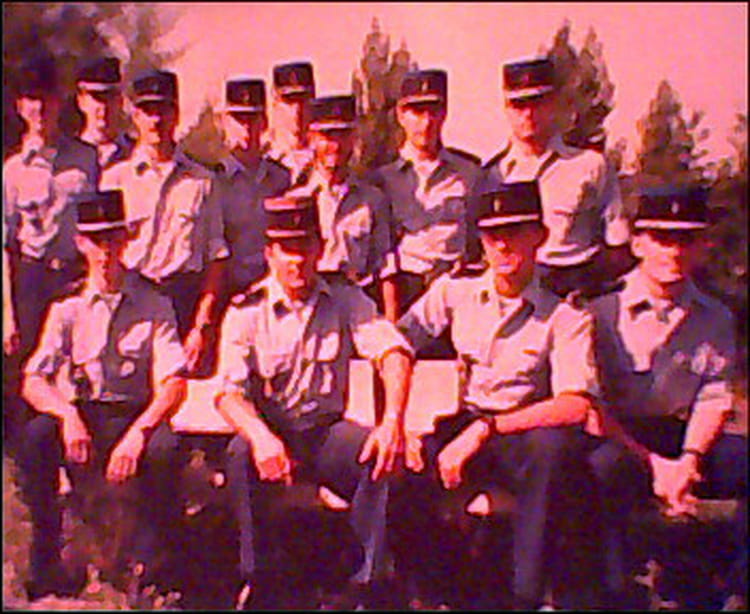 Pin's CIGA - Centre Instruction Gendarmerie Auxiliaire - Signé Y.D - Vintage