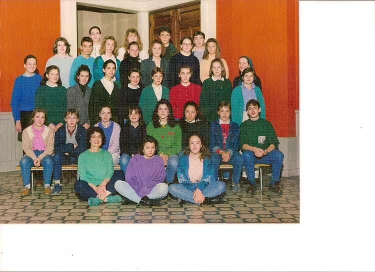 Photo de classe 3e2 de 1988, ECOLE SAINTE CLOTILDE Copains d'avant