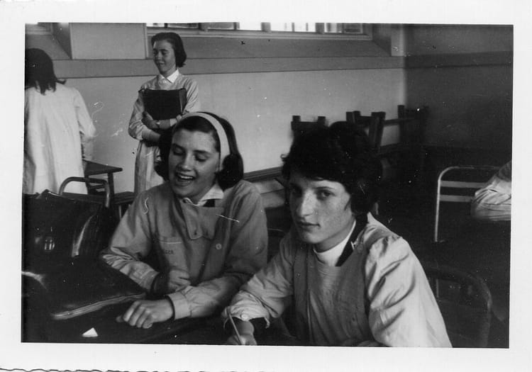 Photo de classe 4ème Lycée La Fontaine Paris 16ème de 1958, Lycée Jean De La Fontaine