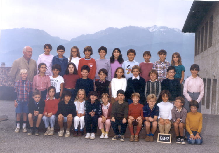 Photo de classe CM2 M. Ducret de 1981, Ecole Clos Marchand (Saint