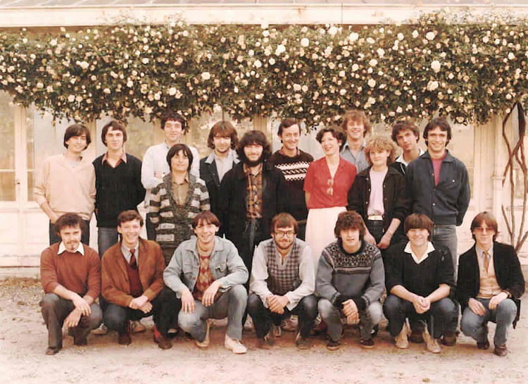 Photo de classe 1ère BT étude de prix de 1980, Lycée Professionnel