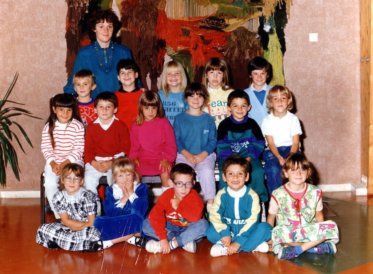 Photo de classe CP 19881989 de 1989, Ecole Primaire (Saint Eusebe) Copains d'avant