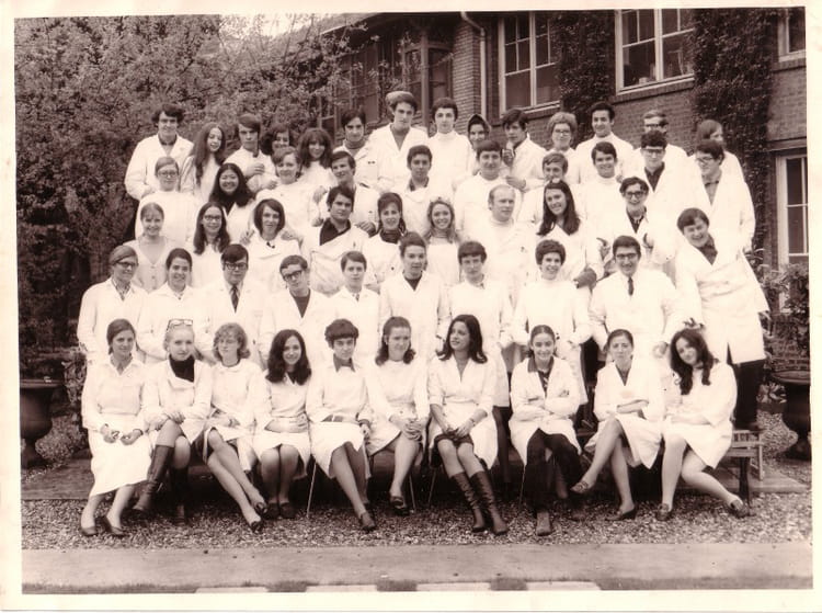 Université Paris Descartes Anciens élèves Célèbres Photo de classe 1ère année de pharmacie de 1968, Université René