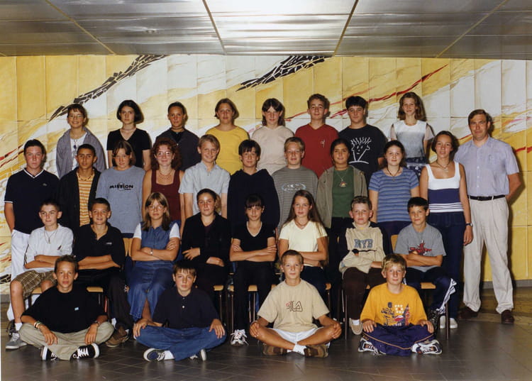Photo De Classe Img006 De 1999 Coll ge Guillaume Bude Copains D avant photo-de-classe-img006-de-1999-coll-ge-guillaume-bude-copains-d-avant