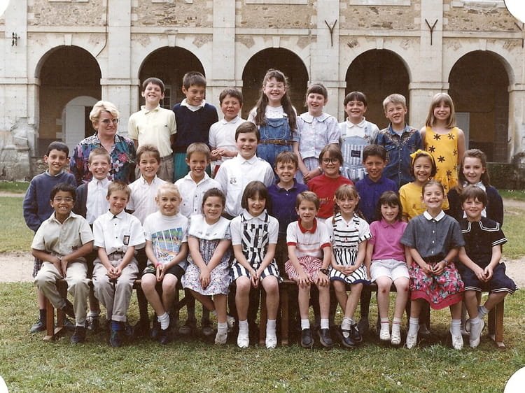 Photo de classe CE2 de 1990, Ecole Sainte Ursule (Chateau Gontier