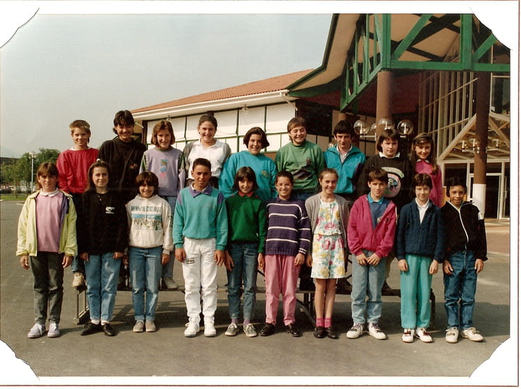 Photo De Classe 6EM 1 De 1989 Coll ge Chantaco Copains D avant photo-de-classe-6em-1-de-1989-coll-ge-chantaco-copains-d-avant