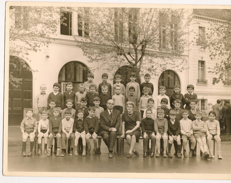 Photo de classe 9ème de 1965, Ecole Saint Sulpice (75006) Copains d'avant