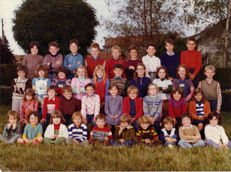 Photo de classe école de ménil sur saulx de 1977, Ecole De La Cure