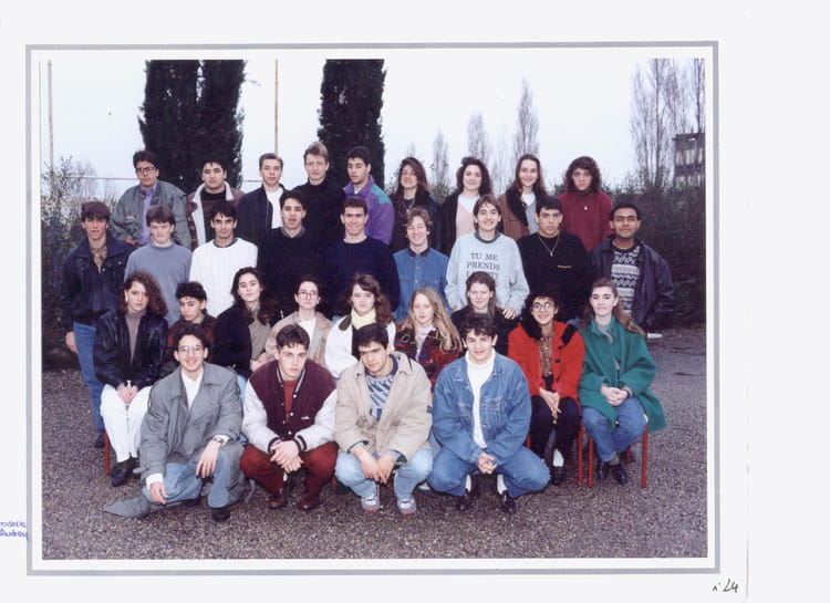 Photo de classe 1ère B2 91/92 de 1991, Lycée Diderot - Copains d'avant