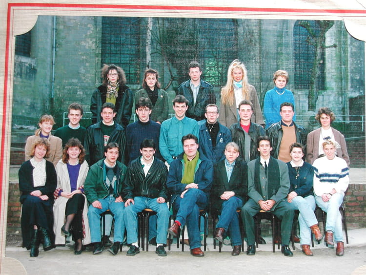 Photo de classe BTS FORCE DE VENTE de 1991, LYCEE LA SAGESSE - Copains ...
