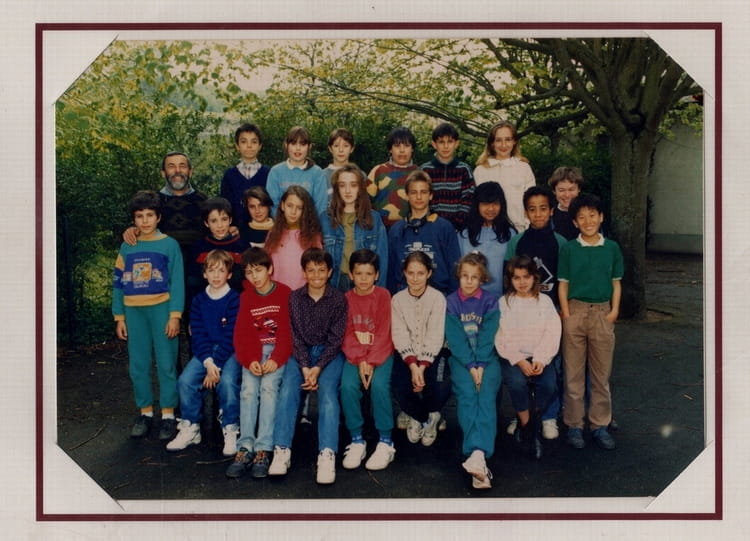 Photo de classe CM2 de 1990, Ecole Primaire De Dissay - Copains d'avant