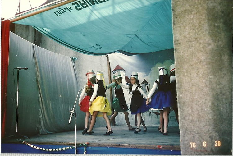 Photo de classe Fête de l'Ecole de 1976, Ecole Saint Louis De Gonzague