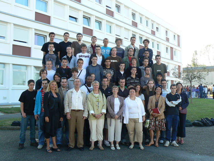 Photo de classe 1ère année BTS IG de 2007, Lycée Notredame De La Paix