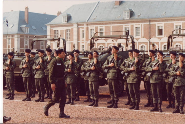 Photo de classe 7 éme REGIMENT DE CHASSEUR de 1981, 7° Régiments De