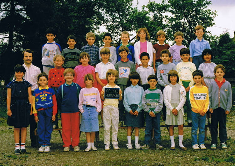 Photo de classe CE1 CE2 (1987/1988) de 1987, Ecole Du Centre (Han Sur