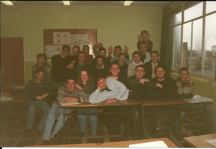 Photo de classe BTS F2 de 1992, Lycee Lazare Carnot - Bts - Copains d'avant
