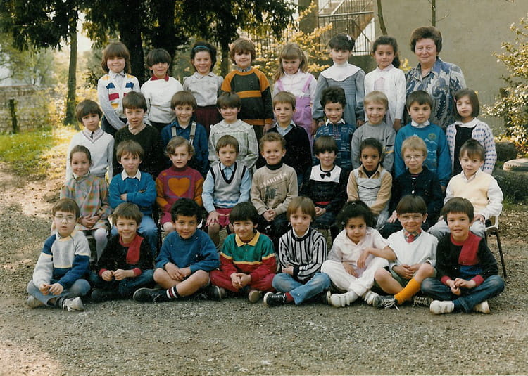 Photo de classe Maternelle de 1984, Ecole Sainte Ursule (Dole) Copains d'avant