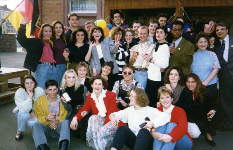 Photo de classe Bts force de vente de 1991, Lycée Van Gogh - Copains d ...