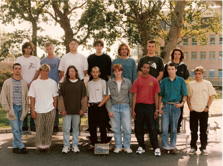 Photo de classe 1Bpc de 1997, LYCEE JEAN MACE - Copains d'avant