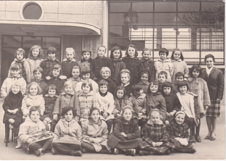 Photo de classe Ecole Robespierre Rueil Malmaison de 1965, école