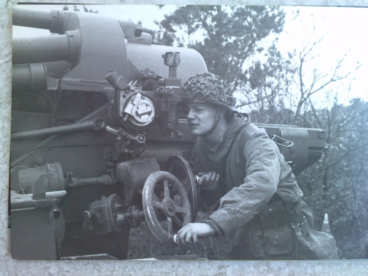Photo de classe Toujours en manoeuvre. de 1978, 1er Régiment D'artillerie Copains d'avant