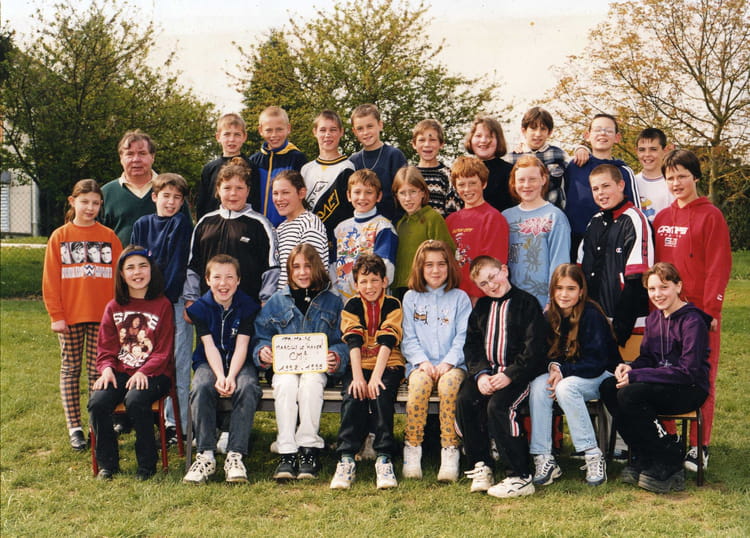 Photo de classe CM2 de 1998, Ecole De La Poste (Marcilly Le Hayer