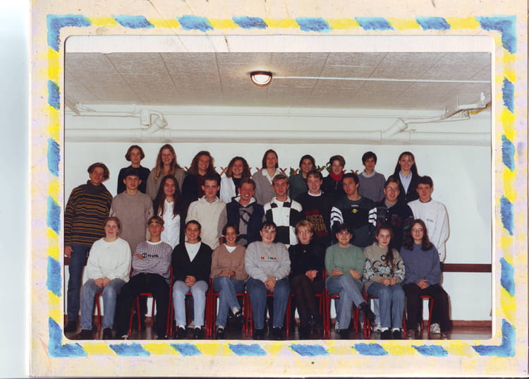 Photo de classe TES de 1996, Lycée Michel Anguier - Copains d'avant