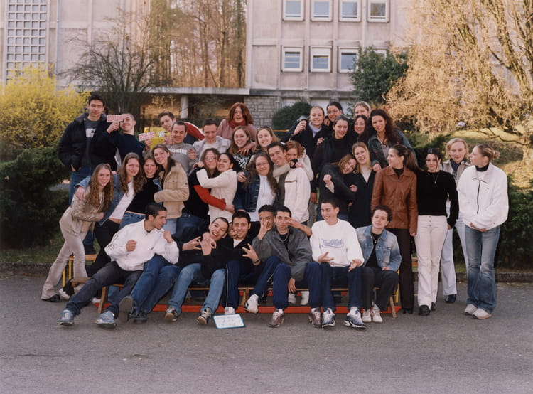 Photo de classe Term ES 1 de 2003, Lycée Jean Moulin - Copains d'avant