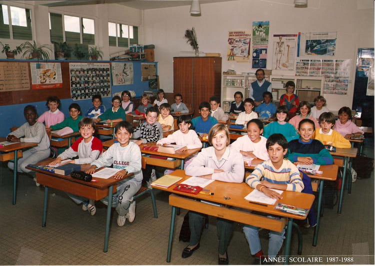 Photo de classe CM2 de 1987, Ecole Louis Petit (Saint Jean De Braye