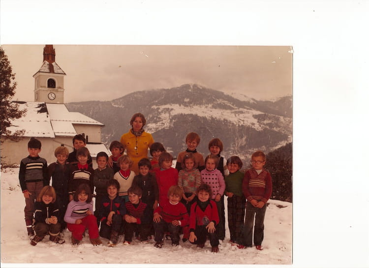 Photo de classe Ecole primaire des ALLUES de 1980, Ecole Meribel